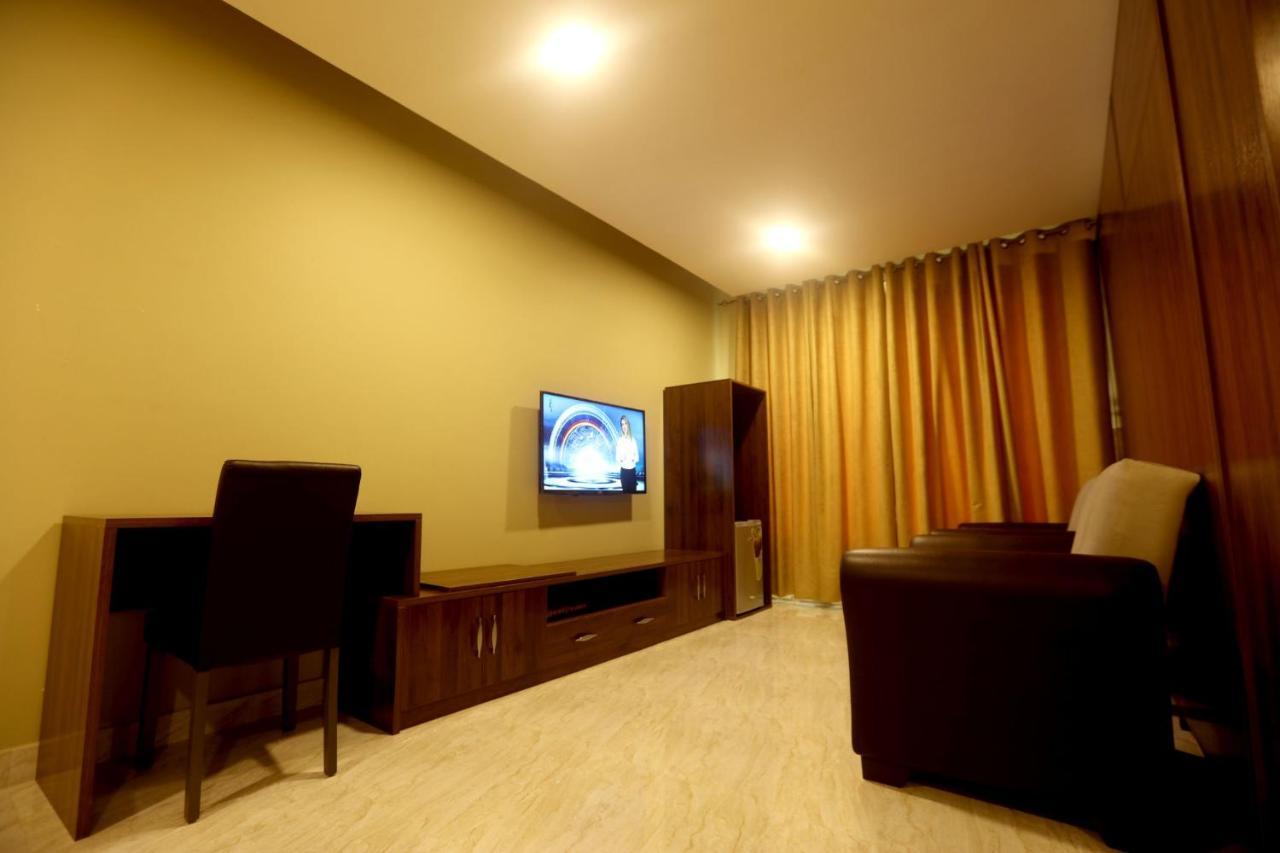 Golden Crown Hotel Alseeb Muscat Bagian luar foto