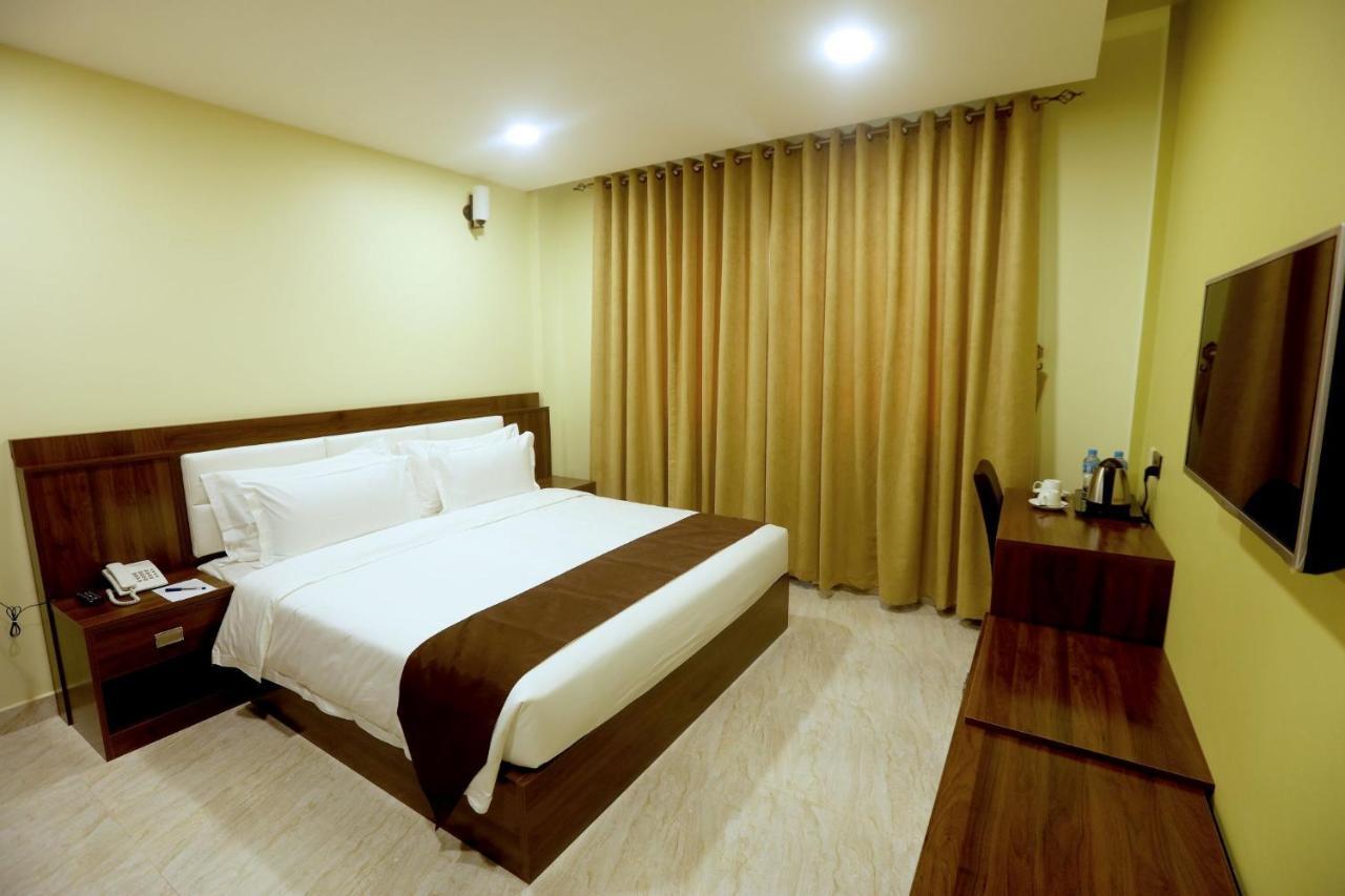 Golden Crown Hotel Alseeb Muscat Bagian luar foto